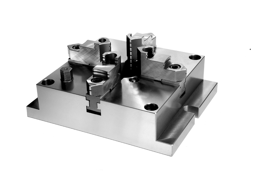 Stationary four-jaw lathe chuck, type 310 Stationary four-jaw lathe chuck, type 310
