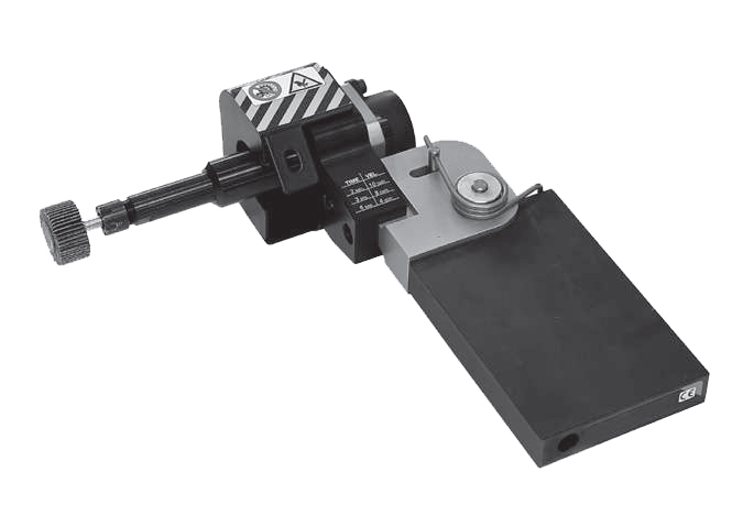 Automatic grinding device Automatic grinding device